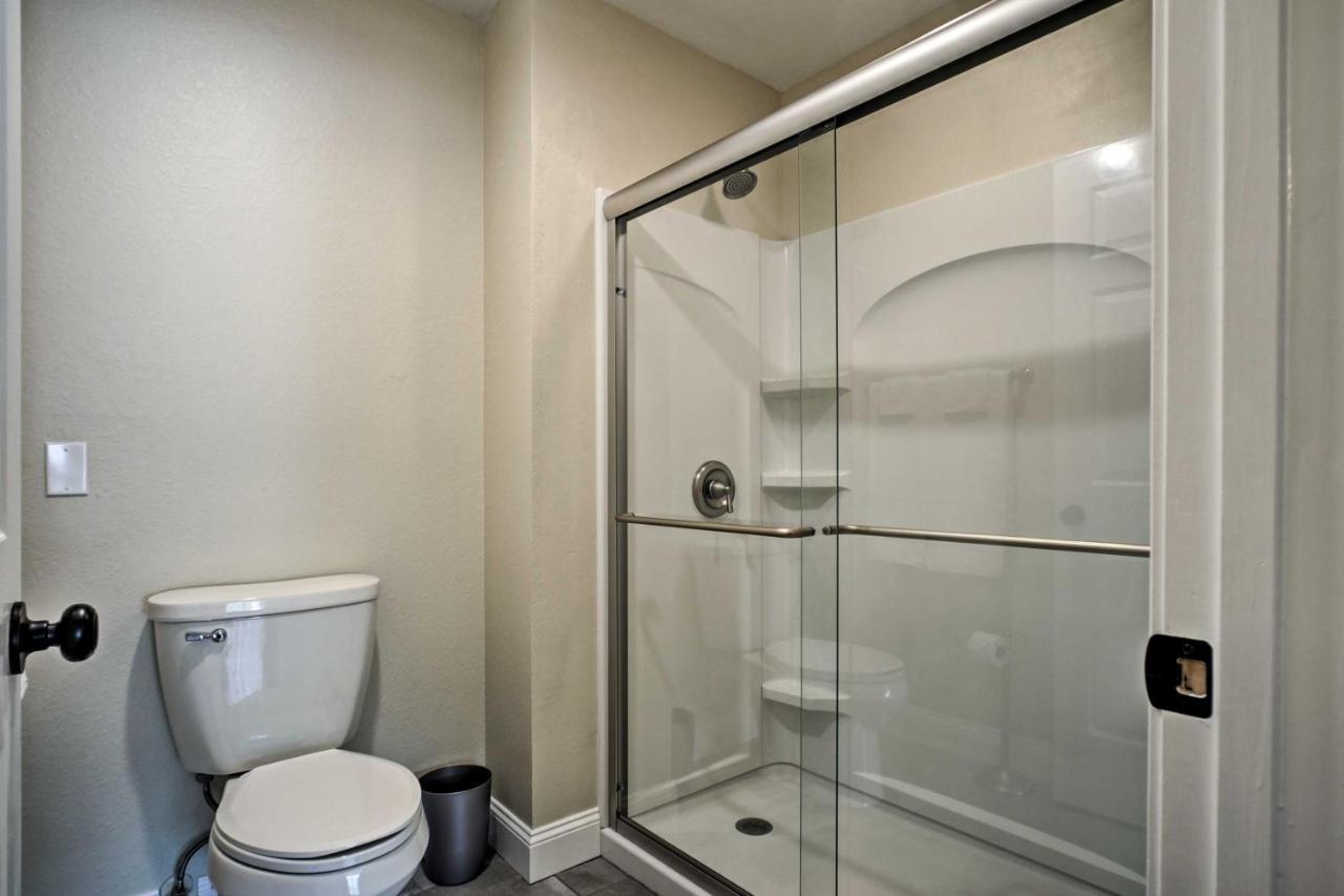 Branson Condo With Pool Access, Walk To Fishing ภายนอก รูปภาพ